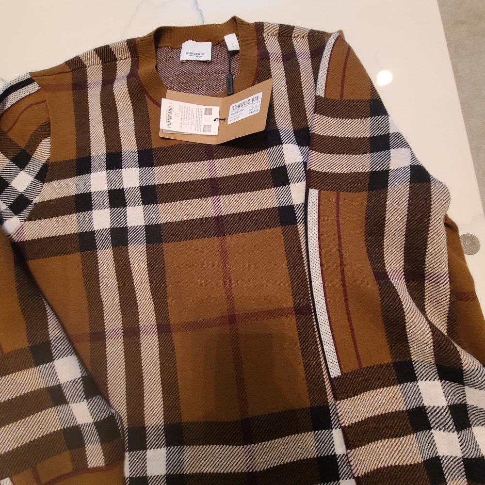 Burberry sweater